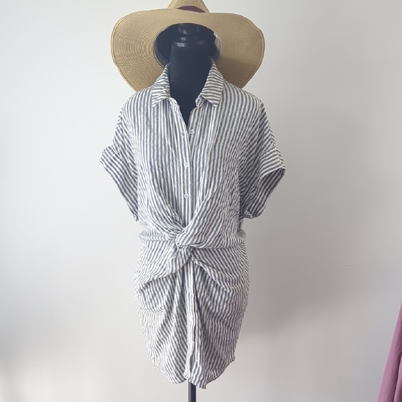 Mustard Seed Dresses & Skirts - Gray and White Striped Dress